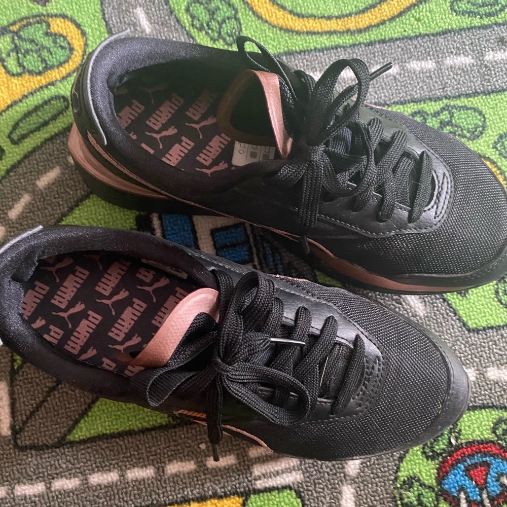 Puma Sneakers